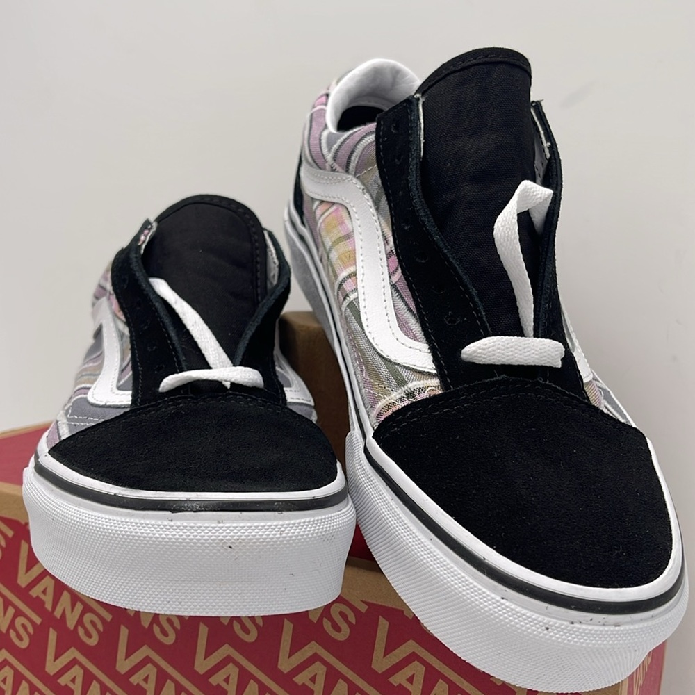 Vans WMNS Plaid Sneakers with Black Accents Old Skool
Plaid Gray/Blk
VN000CP5239 - Picture 5 of 16